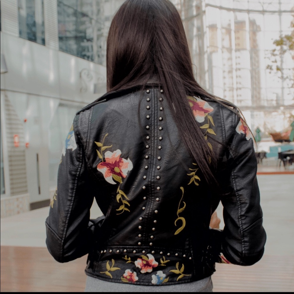 💐NWT Fab Embroidered Studded Faux Leather - Picture 5 of 7